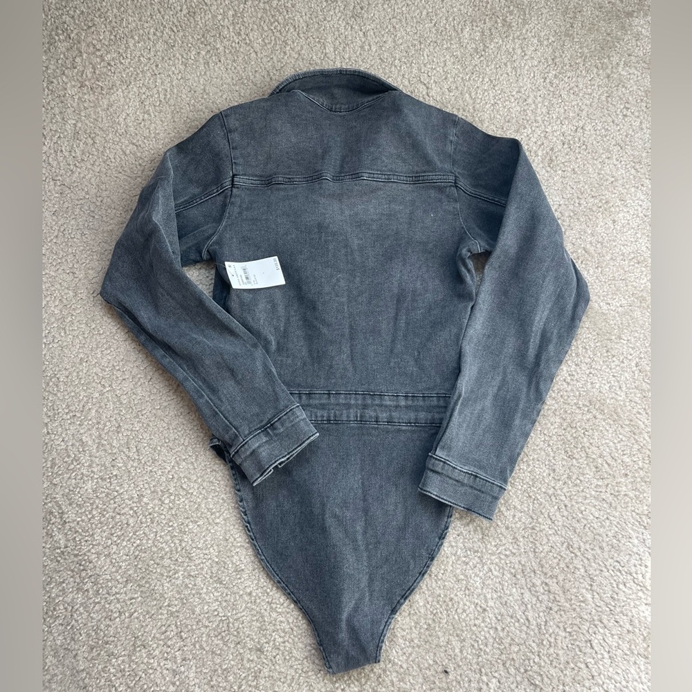 Good American Washed Black Denim Bodysuit Jacket - Picture 2 of 4